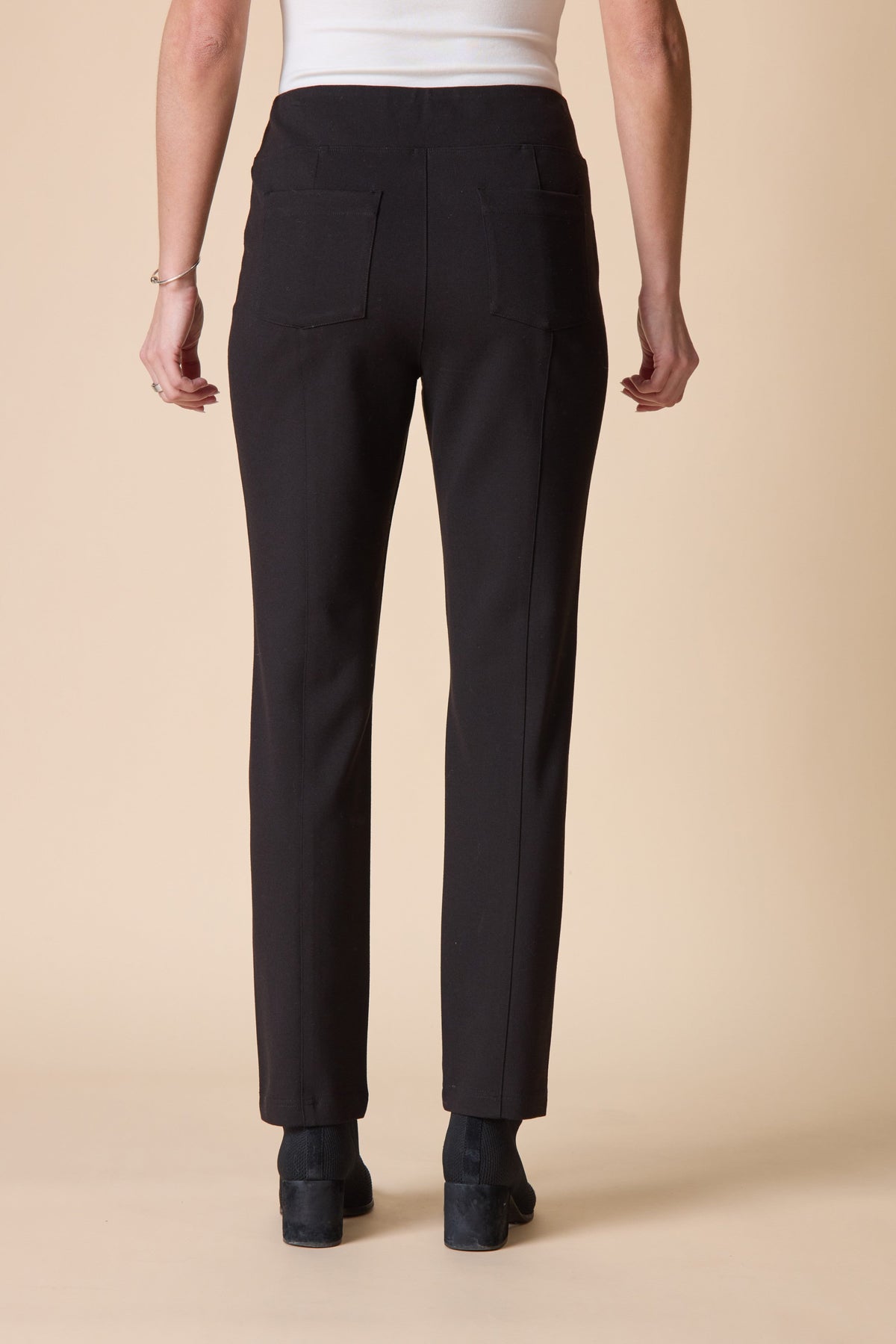 Seamed Pocket Pant in Black Solid
