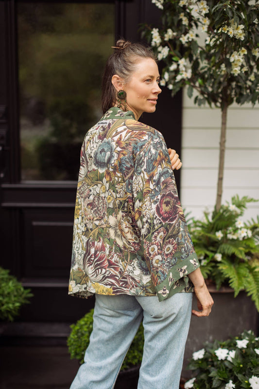 Love Grows Wild Pixie Duster Cropped Kimono w/ Bees - Suttles & Seawinds