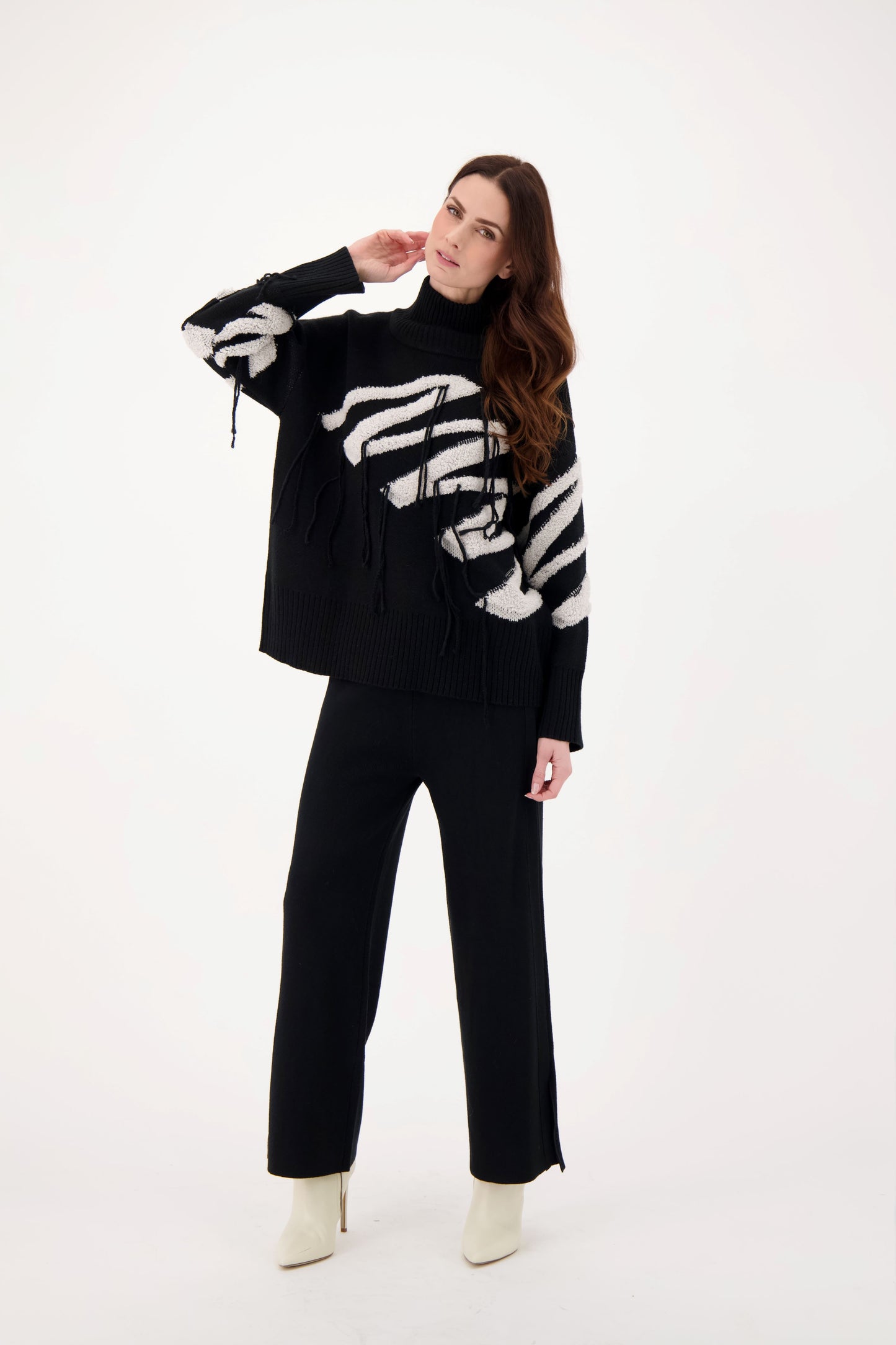 GABBY ISABELLA - KNIT SWEATER