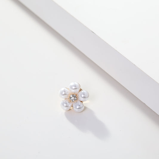 PEARL FLOWER BROOCH OR SCARF MAGNET