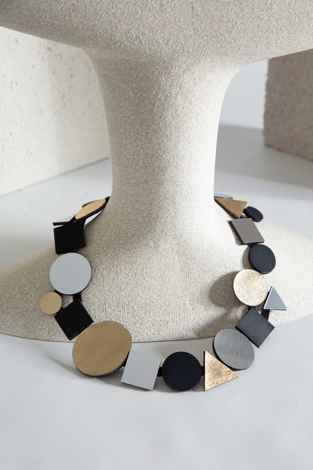 ISKINSISTERS - BAUHAUS GEO NECKLACE