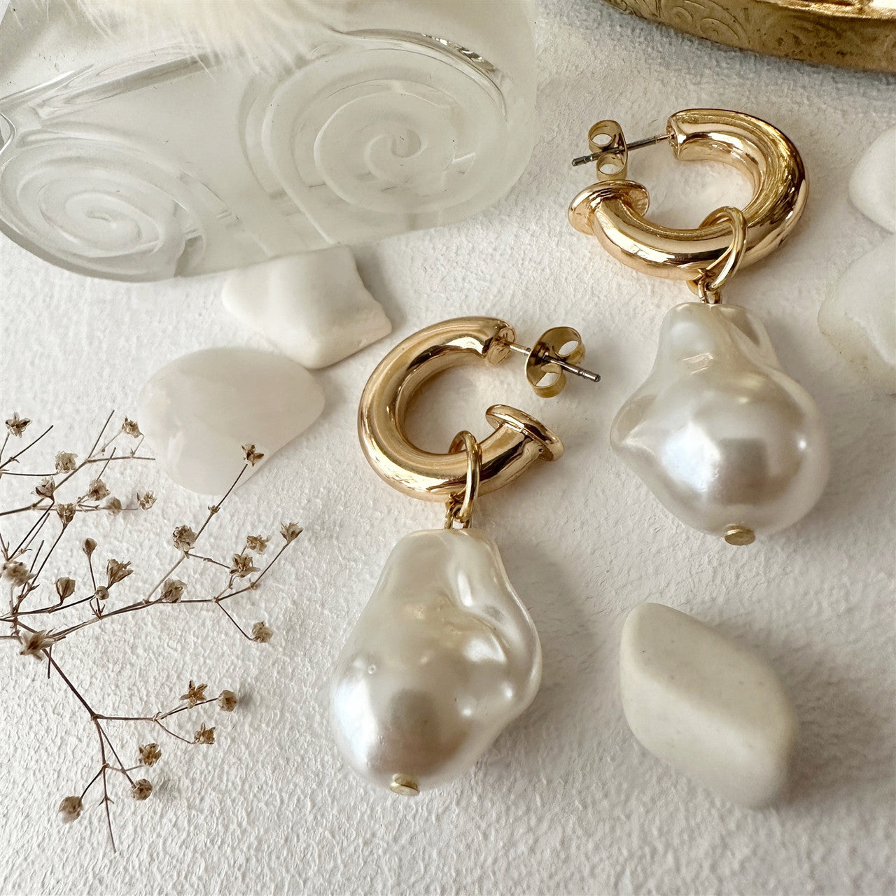 PIKA AND BEAR -ANAIS BAROQUE PEARL EARRINGS