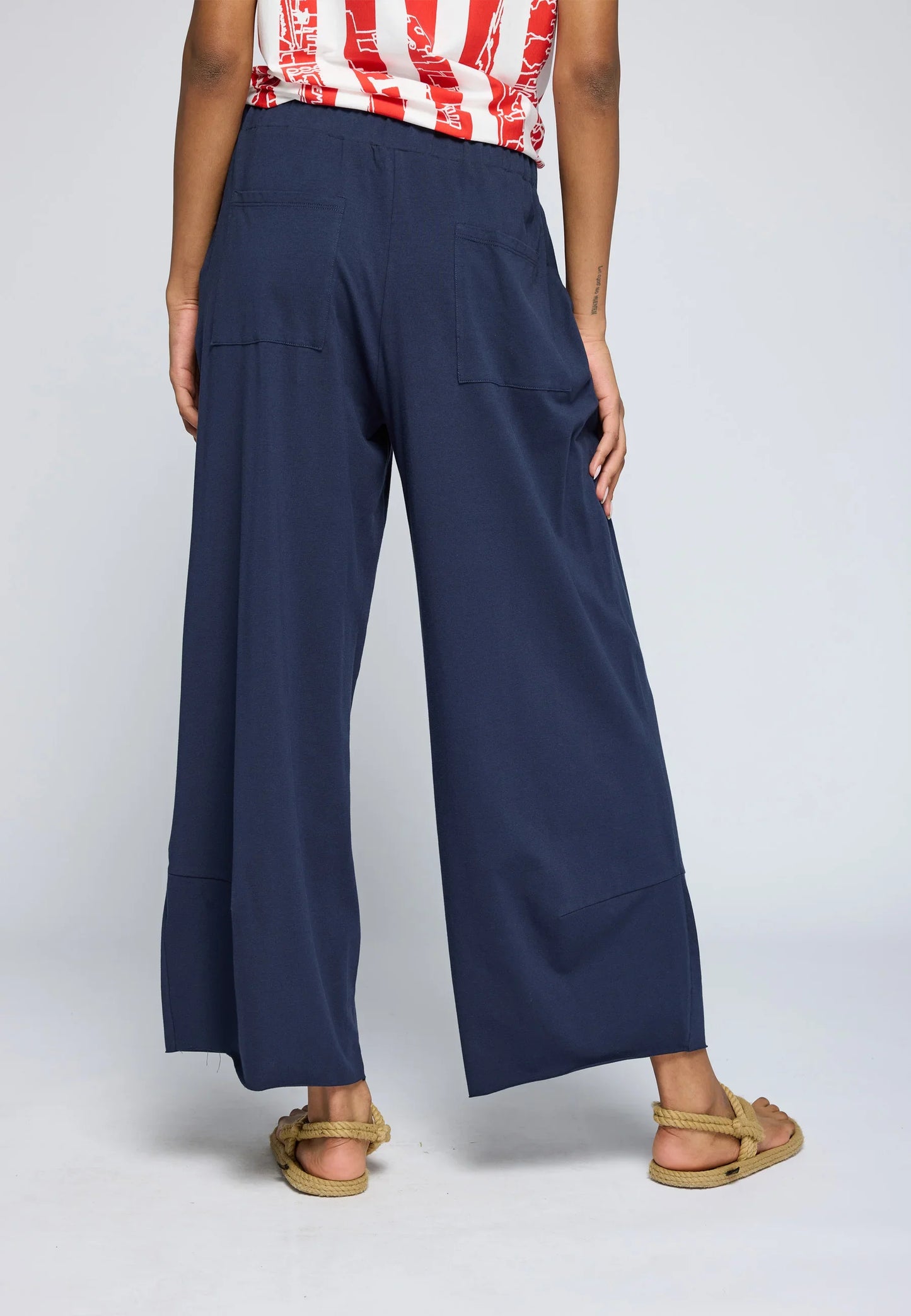ILARIA CURVED JESREY PANT