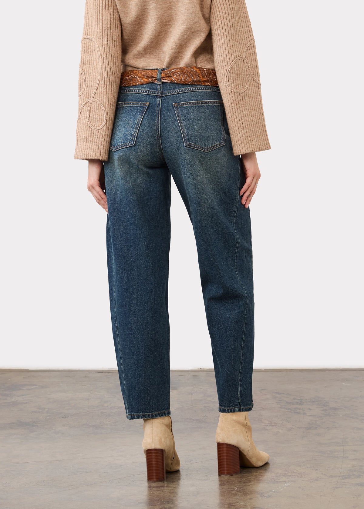 Girlfriend dark Wash Barrel Ankle