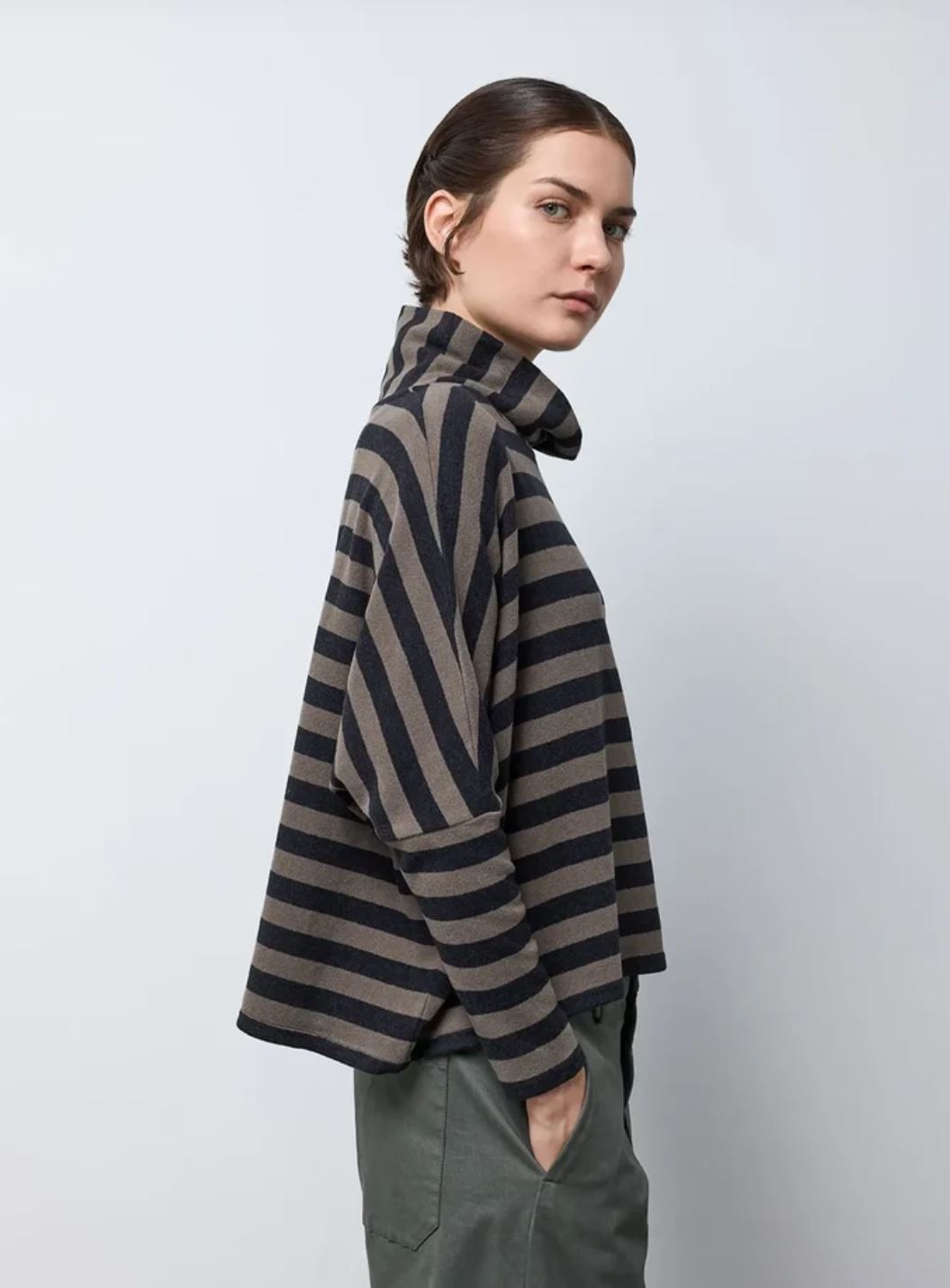 Ring Collar Sweater