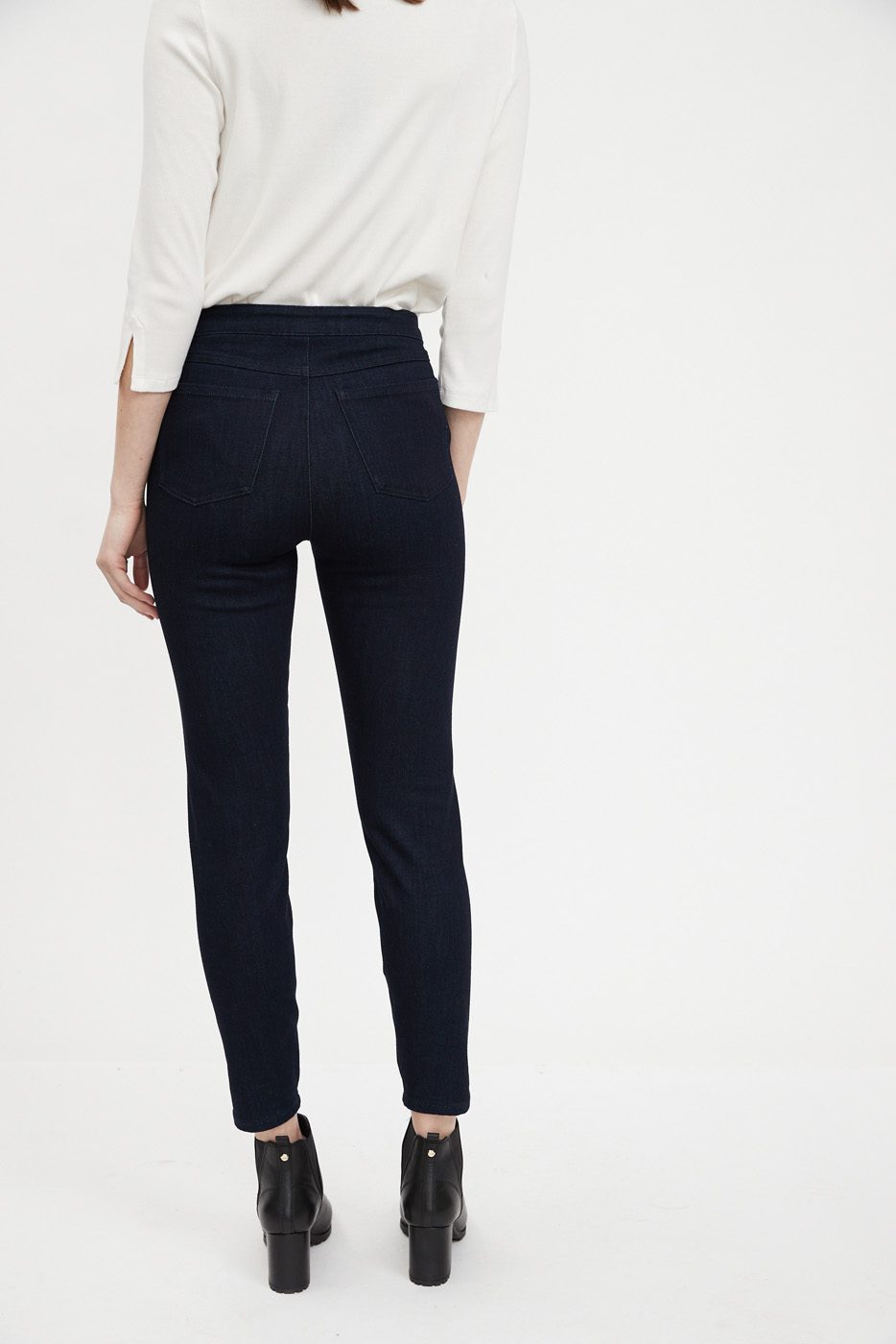 Pull-On Slim Ankle