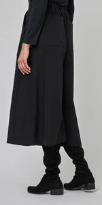 Load image into Gallery viewer, UCHUU-FLARED MIDI CULOTTES W TIE WAIST
