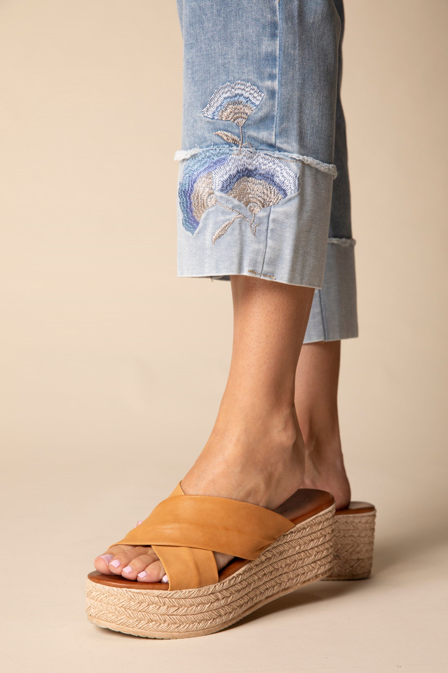 Embroidered Cuff Capri - Suttles & Seawinds