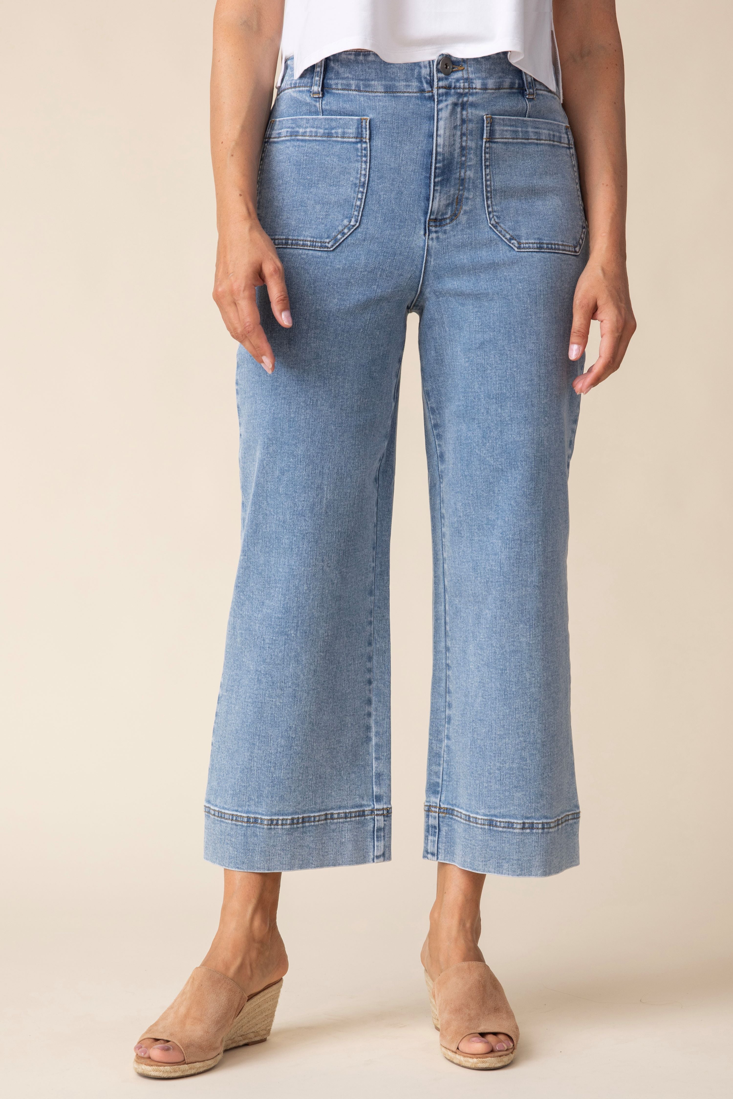 HABITAT - WIDE LEG CROP