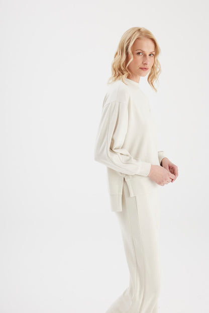 Elina Comfy Fit Travel Sweatshirt