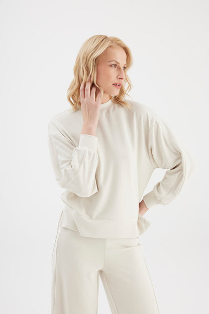 Elina Comfy Fit Travel Sweatshirt