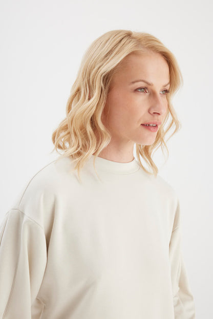 Elina Comfy Fit Travel Sweatshirt