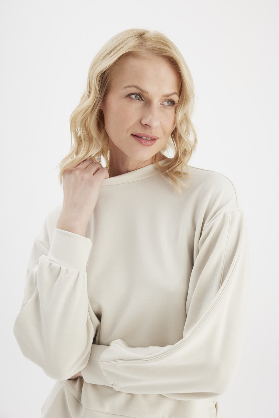 Elina Comfy Fit Travel Sweatshirt