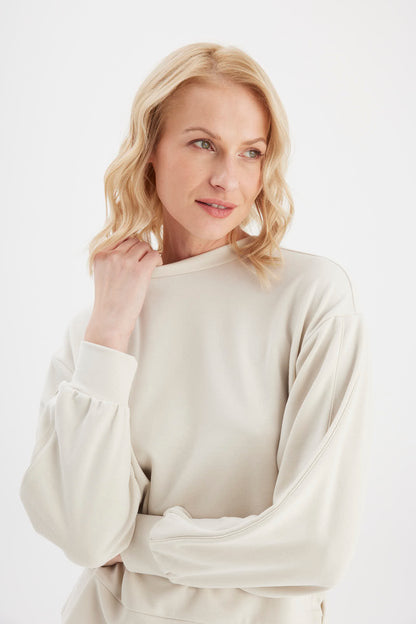 Elina Comfy Fit Travel Sweatshirt