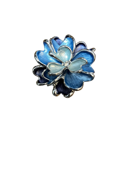Magnetic scarf /wrap pin