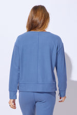 Load image into Gallery viewer, ESCAPE - SNUGGLY PULLOVER
