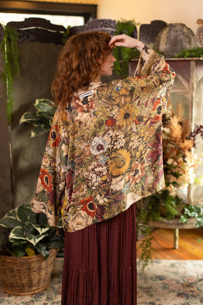 Golden Hour Pixie Duster Cropped Kimono w/ Florals - Suttles & Seawinds