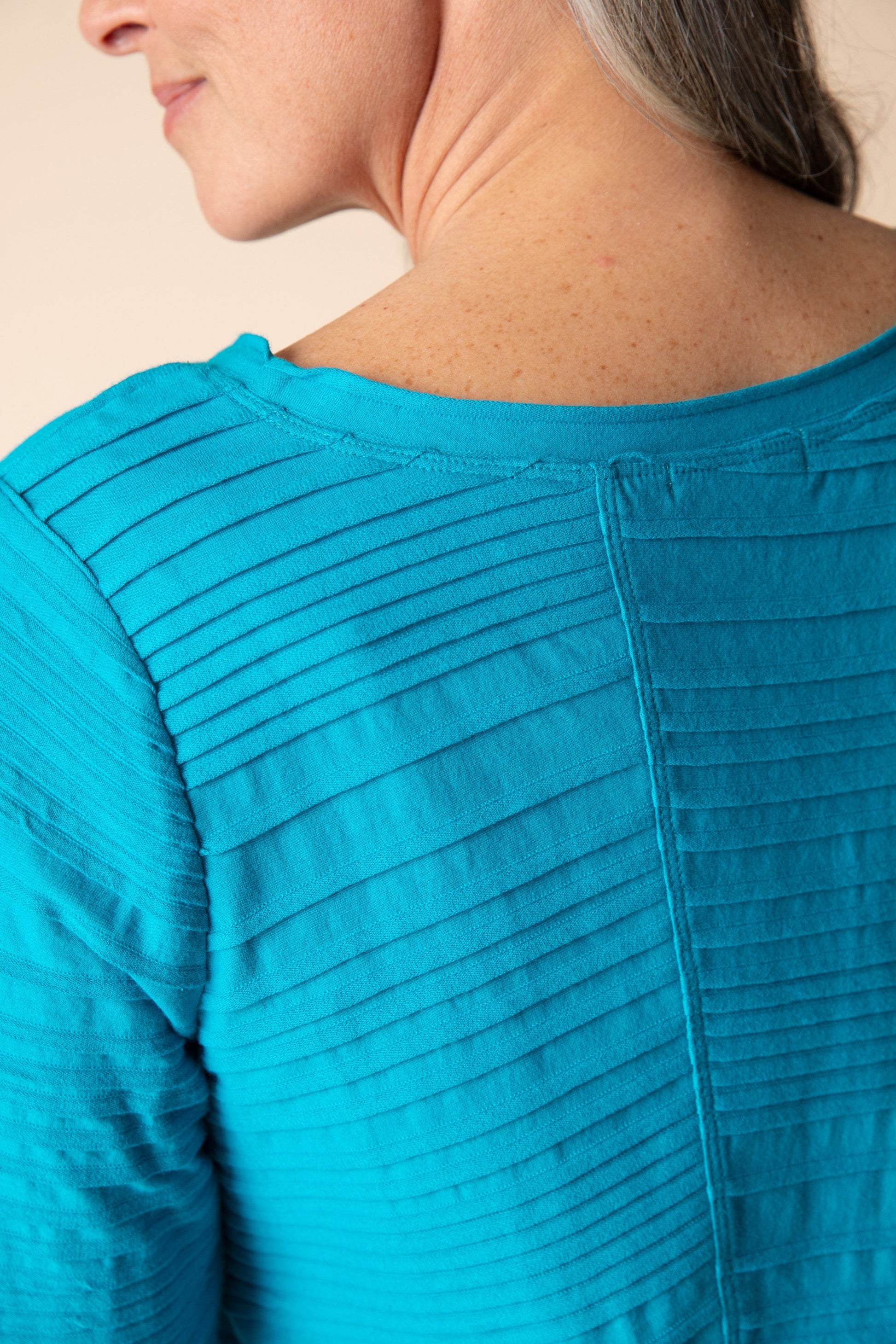 HABITAT Ripple Seamed Tee 3/4 Slv in Pacific