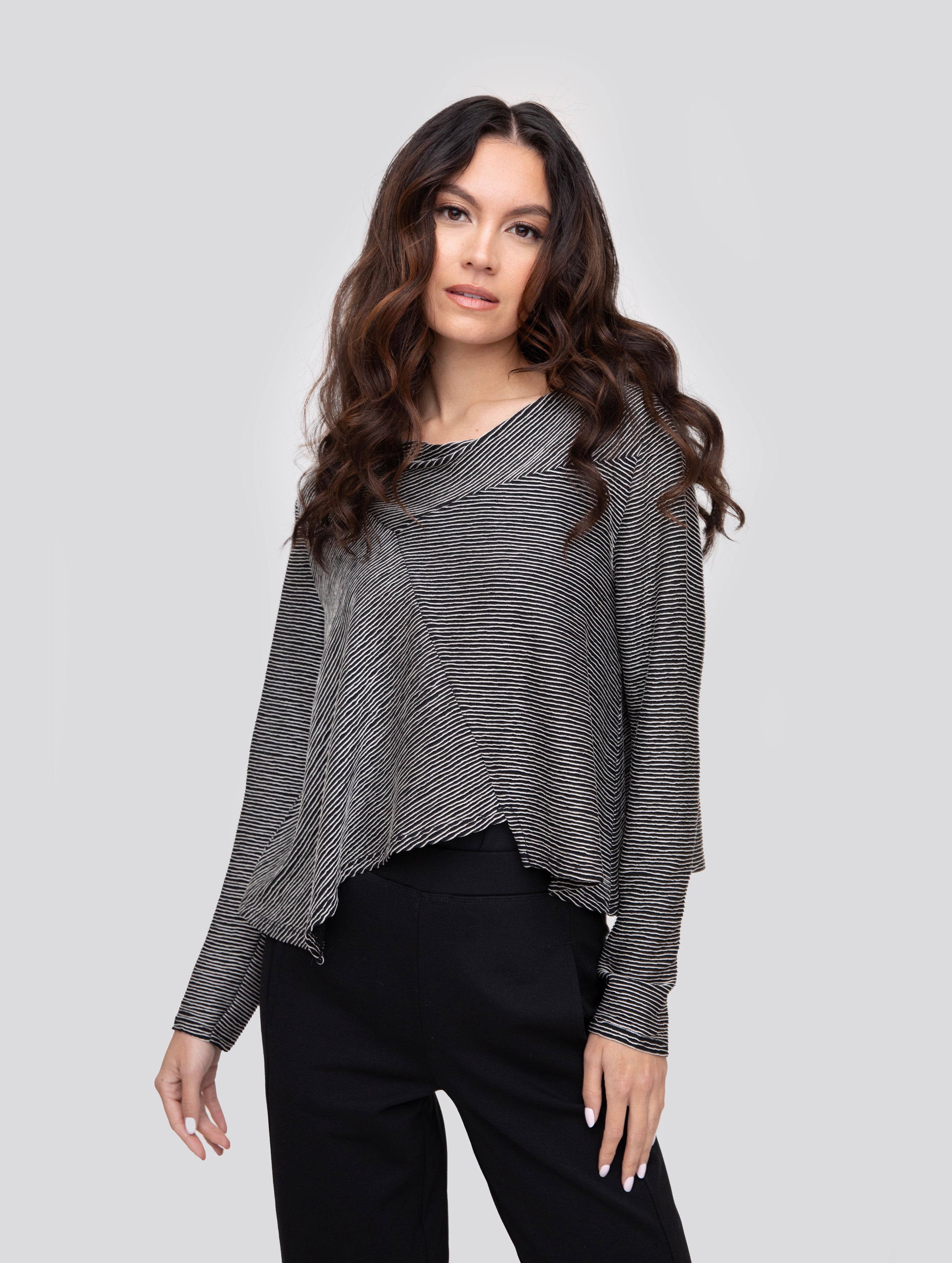 LIV - DRAPE NECK TOPPER