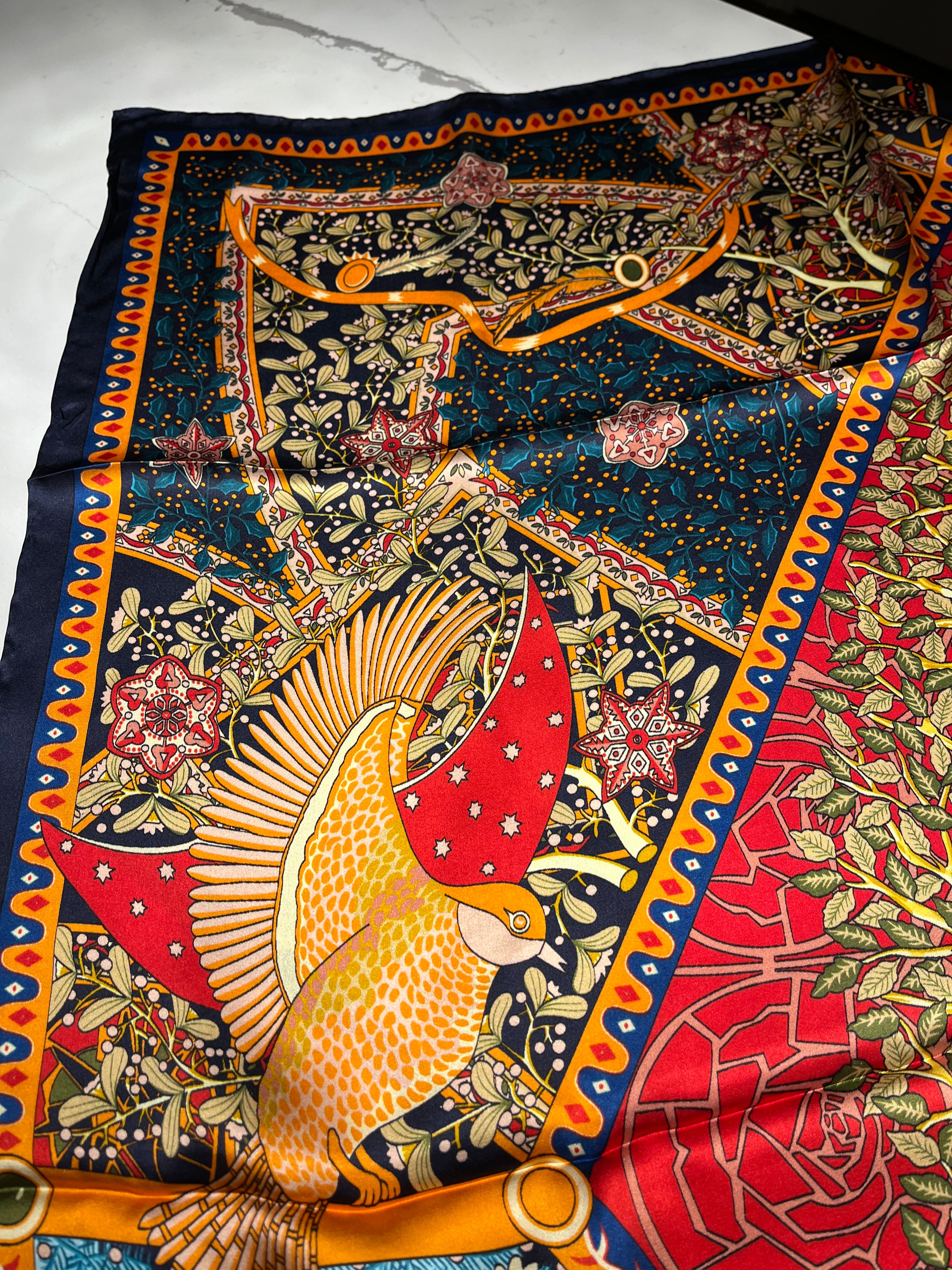 T & E - SPECTACULAR TREE OF LIFE- LARGE SILK SCARF