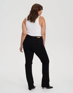 Load image into Gallery viewer, YOGA JEANS - CHLOE STRAIGHT JEANS
