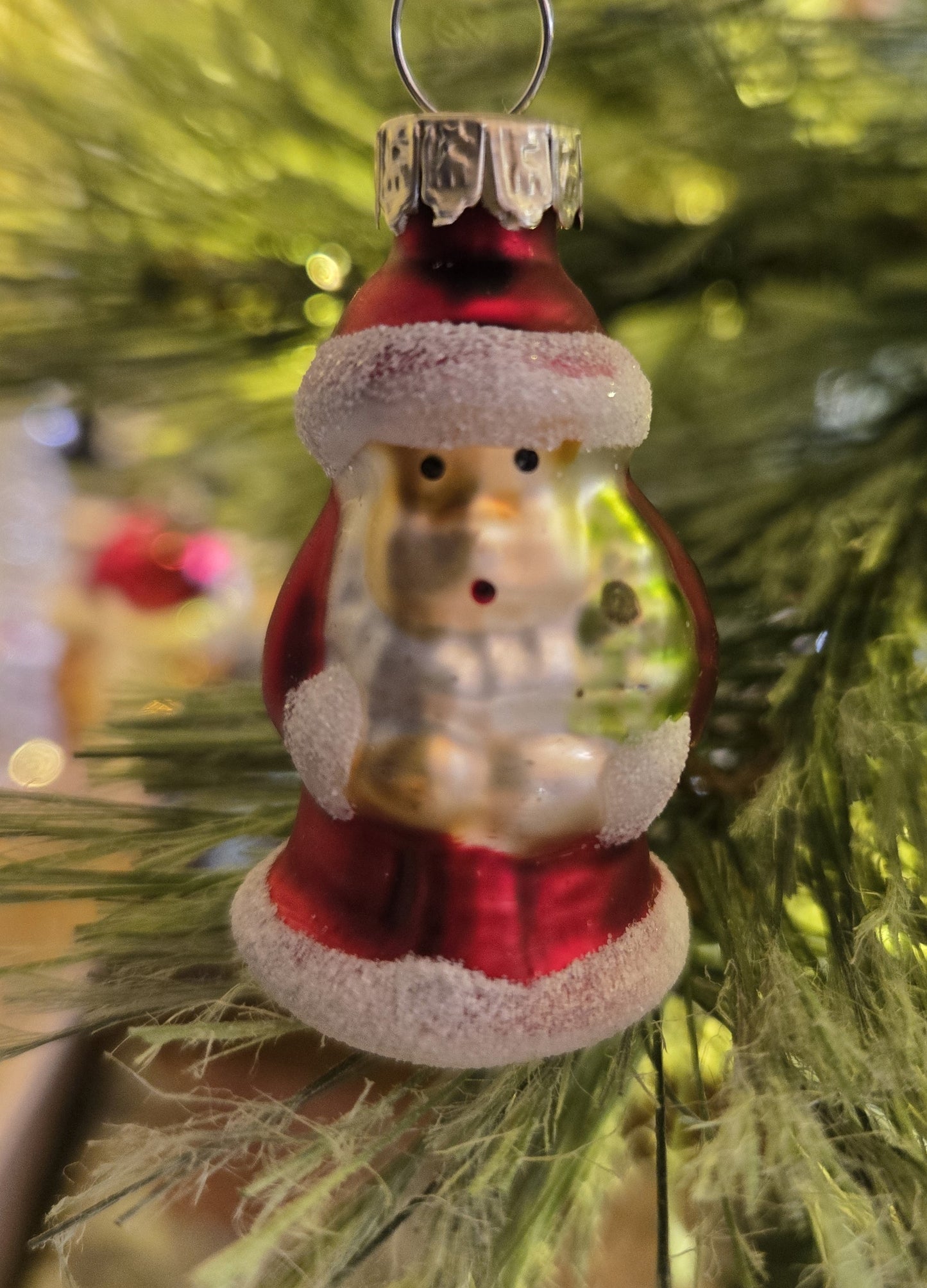 ADV - SMALL  GLASS CHRISTMAS CHARACTERS