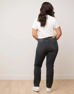 Load image into Gallery viewer, YOGA JEANS - SLIM CLASSIC 30&quot;
