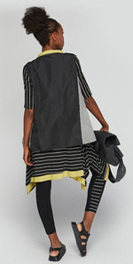 Load image into Gallery viewer, LUUKAA- REVERSIBLE VEST
