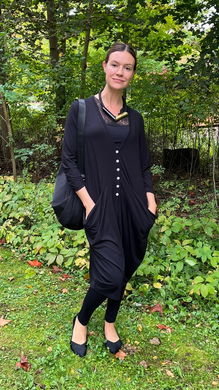 Alembika Black Cardigan - Lifestyle