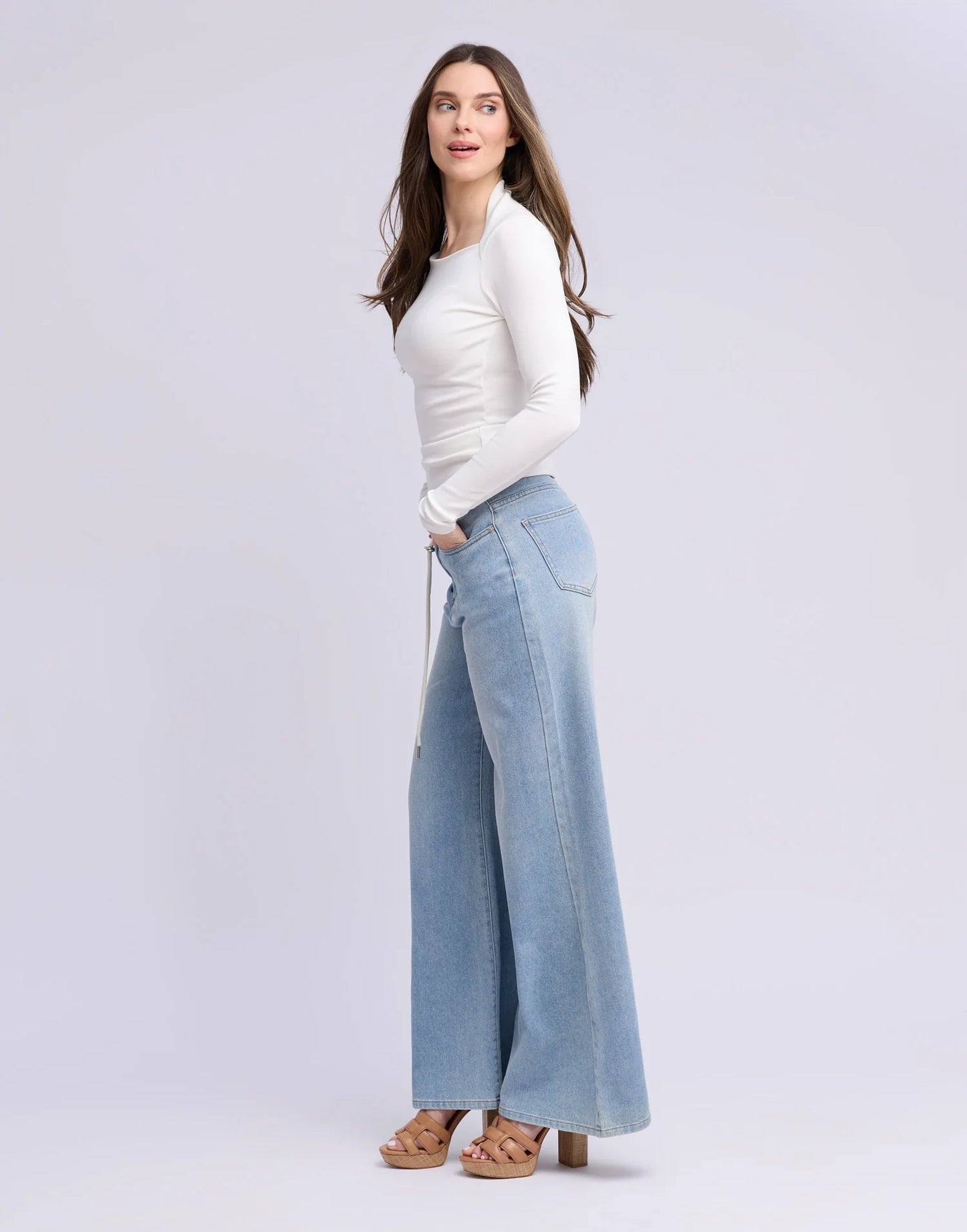 Lily Wide Featherweight - Classic Rise