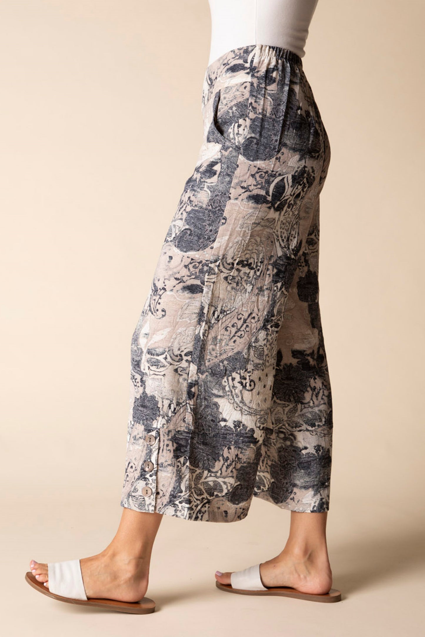 Button Hem Crop Pant