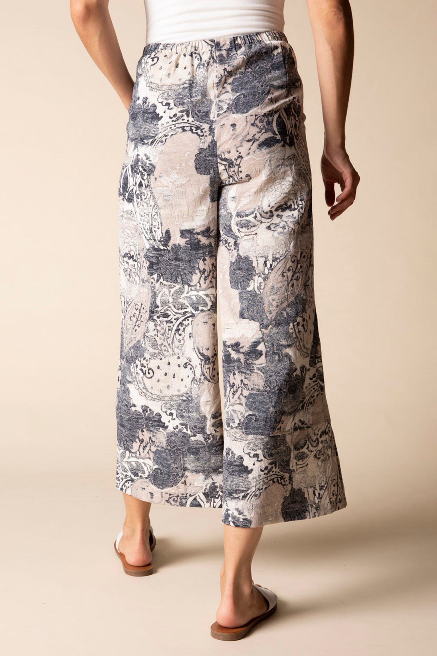 Button Hem Crop Pant