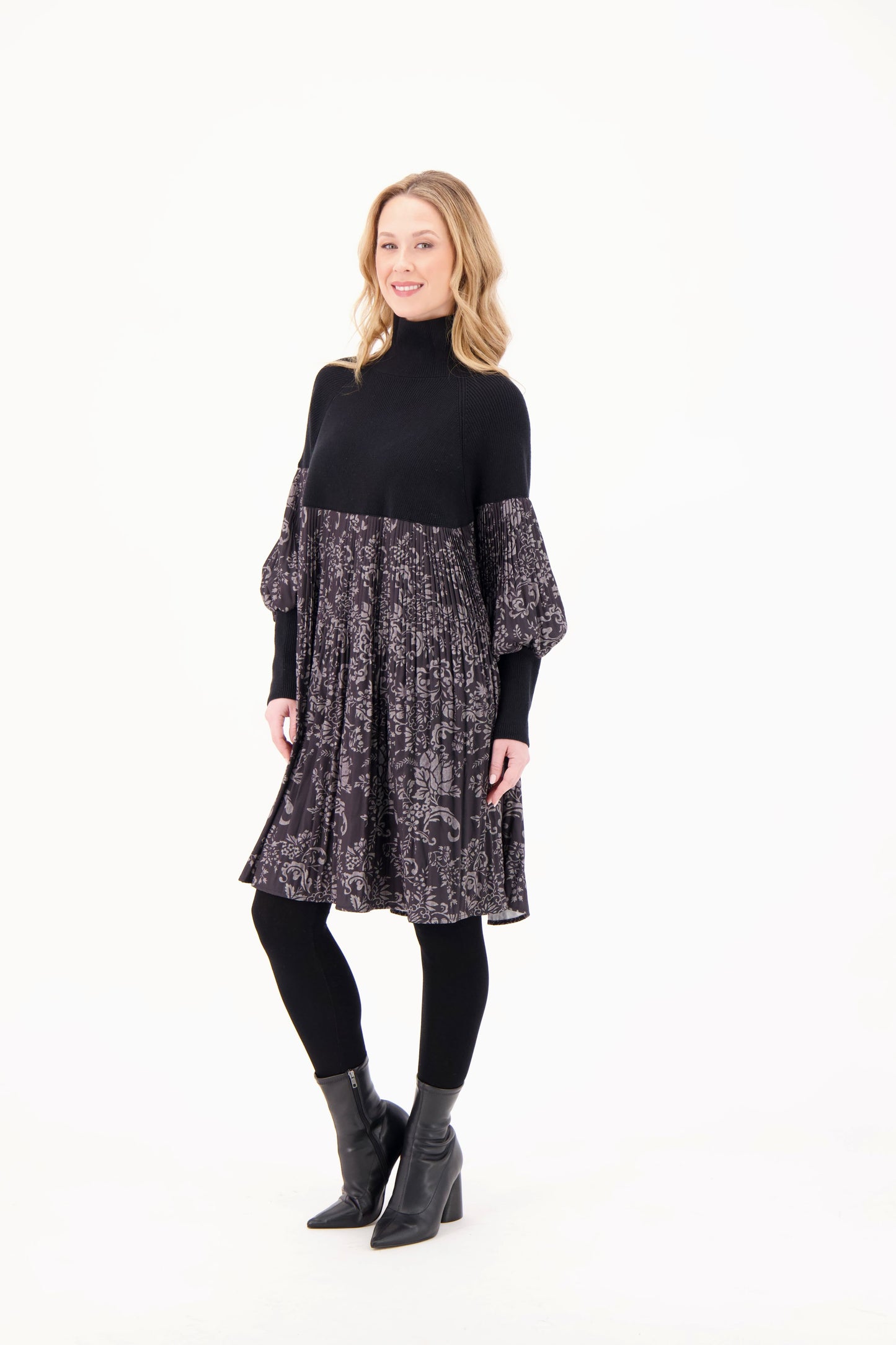 GABBY ISABELLA - PRINT PLEATED DRESS