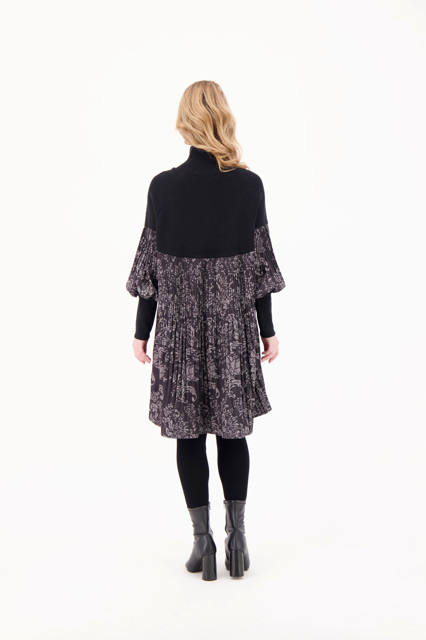 GABBY ISABELLA - PRINT PLEATED DRESS