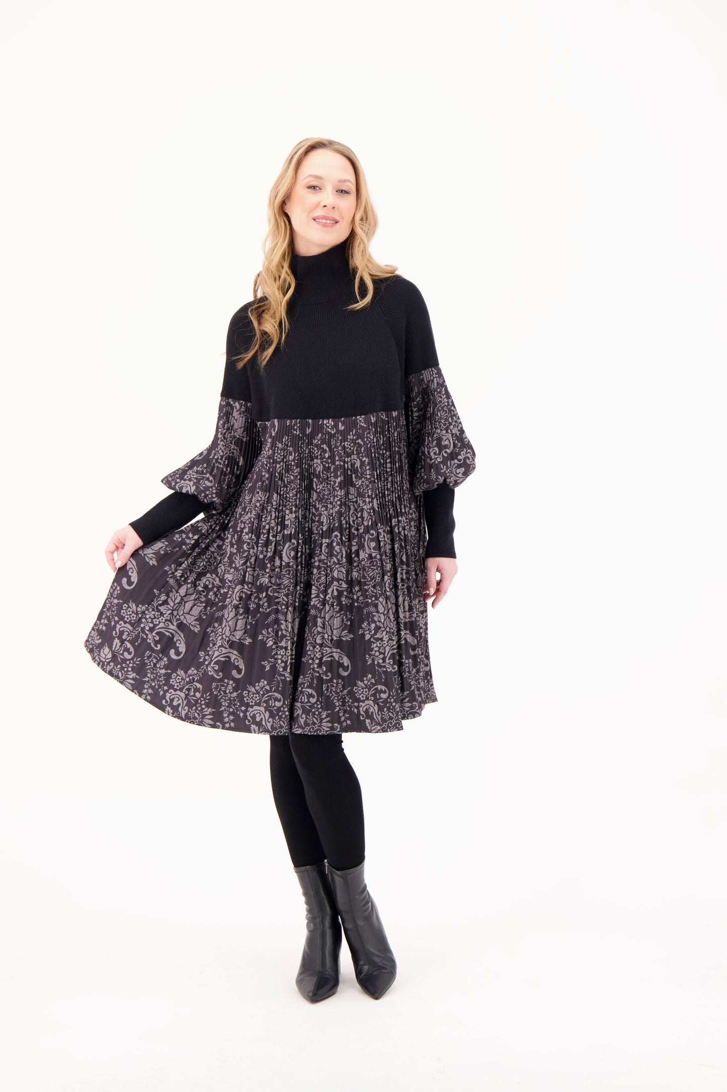 GABBY ISABELLA - PRINT PLEATED DRESS