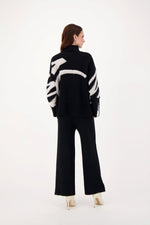 Load image into Gallery viewer, GABBY ISABELLA - KNIT SWEATER
