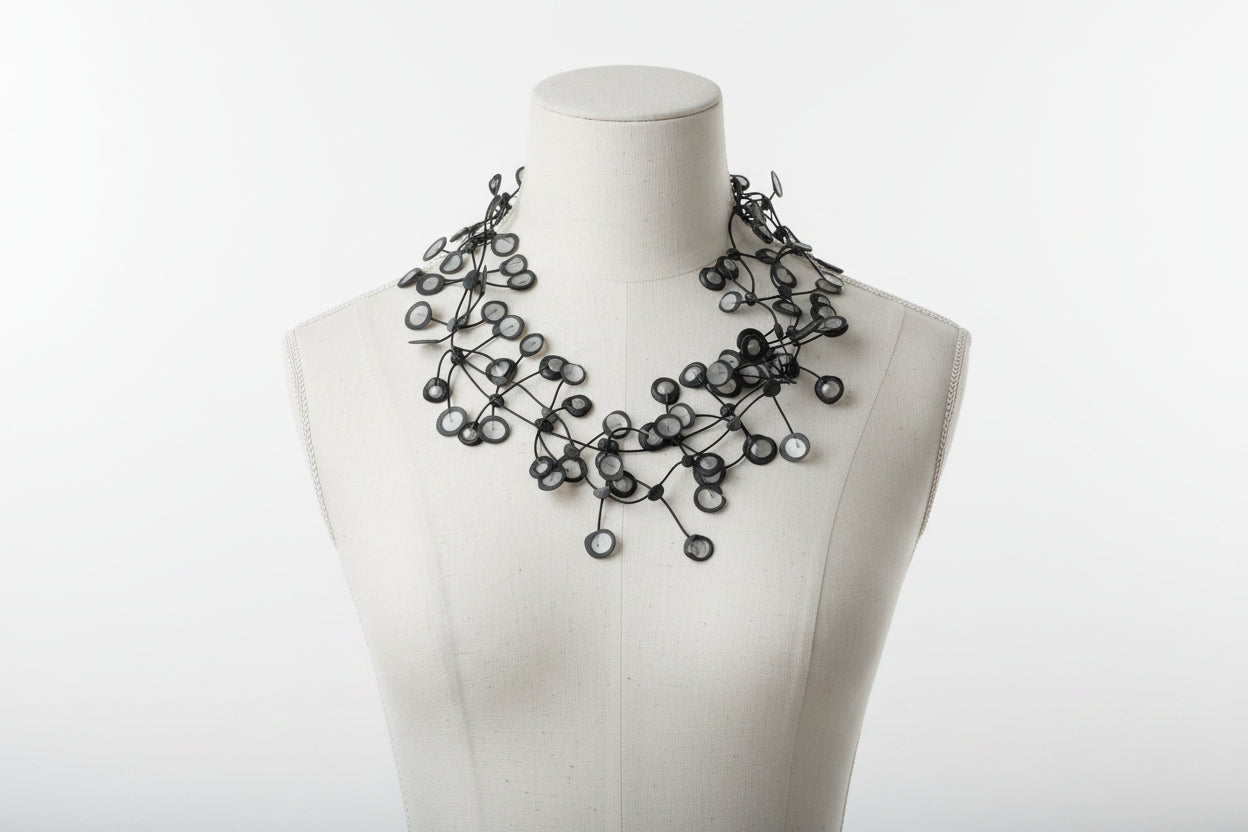 pearlised white necklace