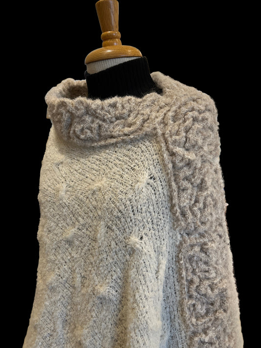 TRESART - BABY ALPACA HANDMADE PONCHO