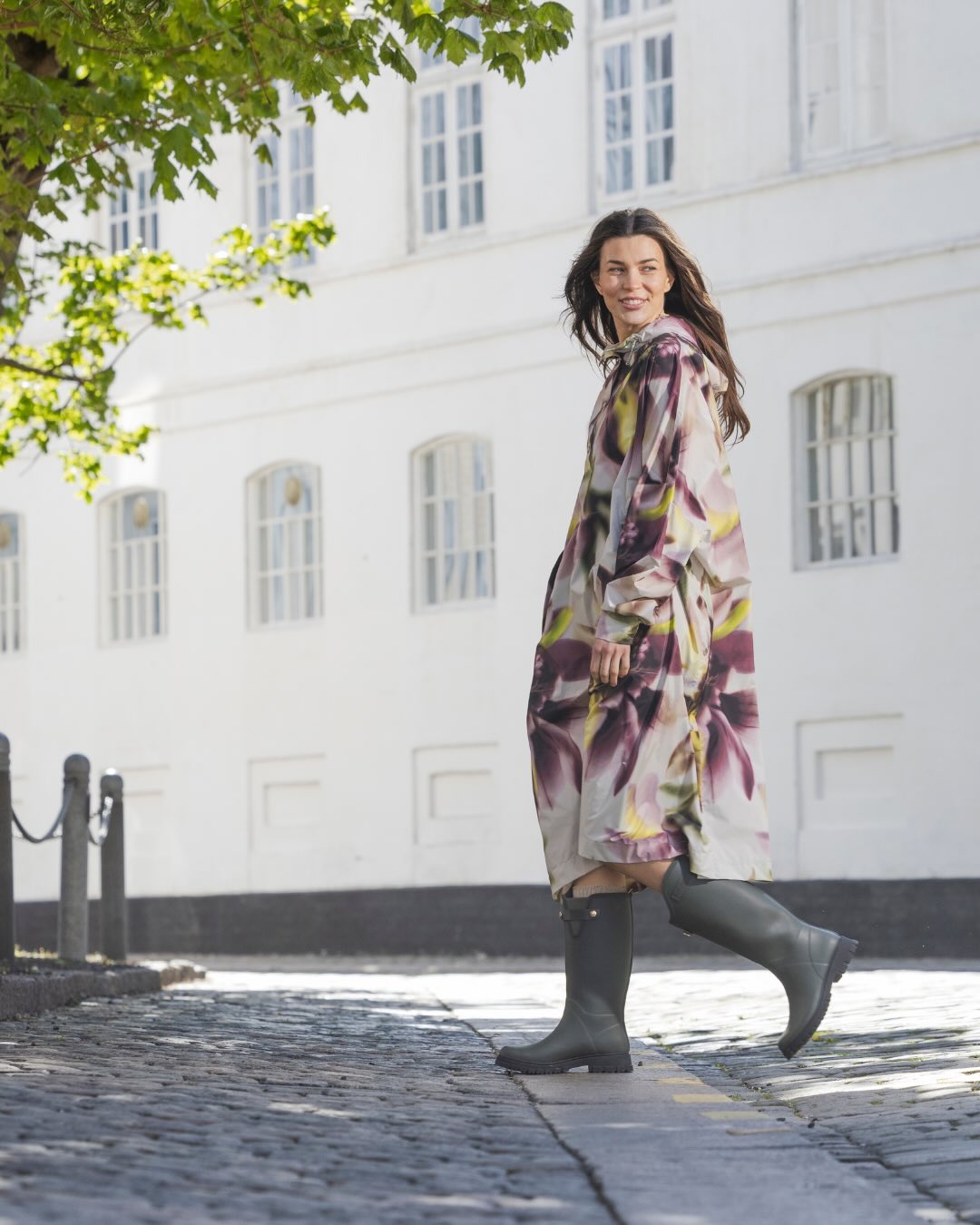 PONCHO RAINCOAT - LIGHT PHOTORISTIC FLOWER
