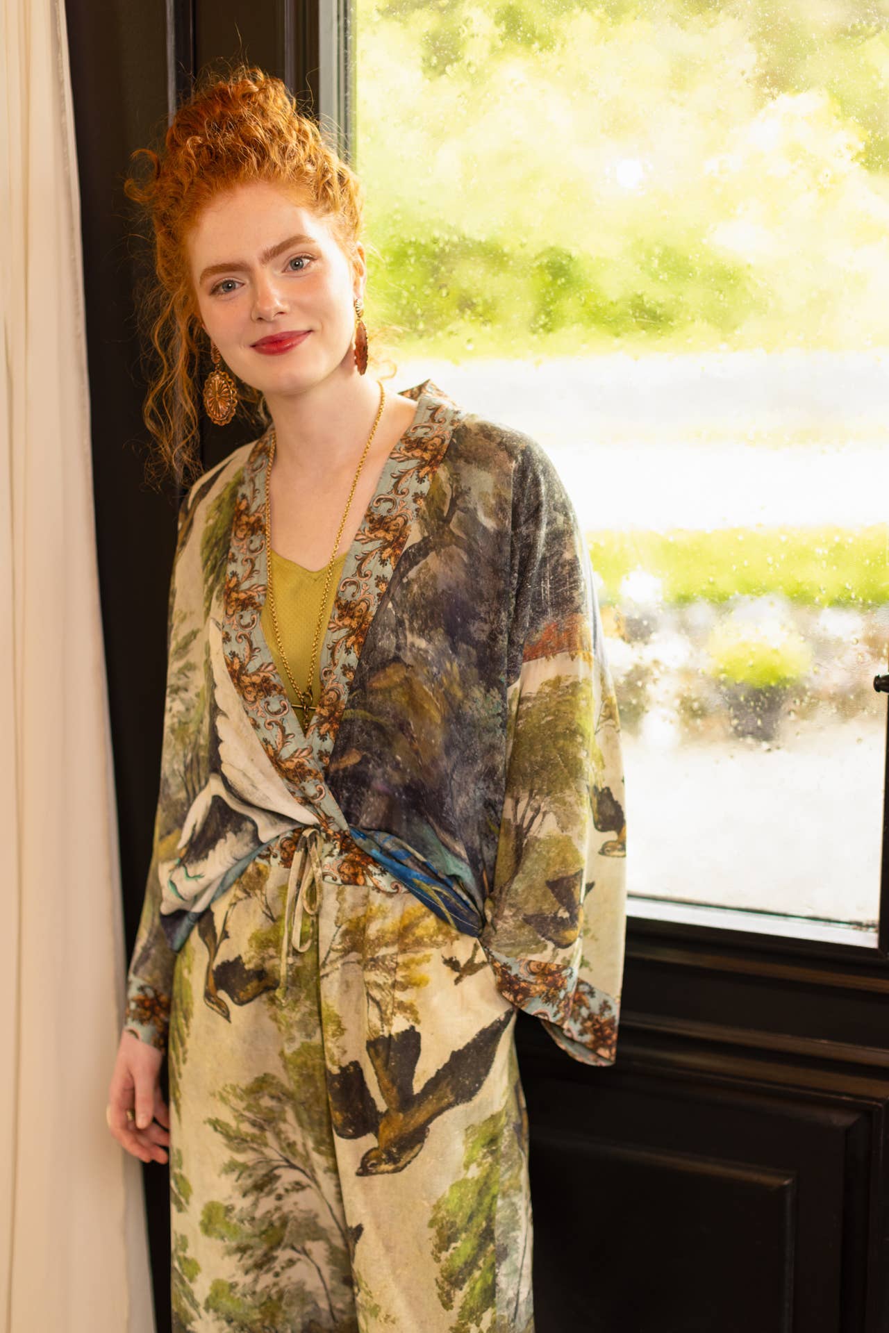 Theatre of Dreams Pixie Duster Cropped Kimono w/ Swan