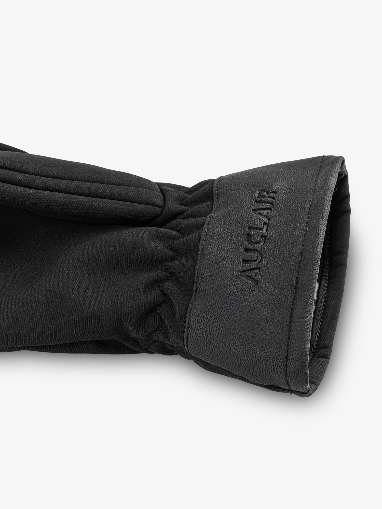 Auclair Go To Glove in black, cuff detail
