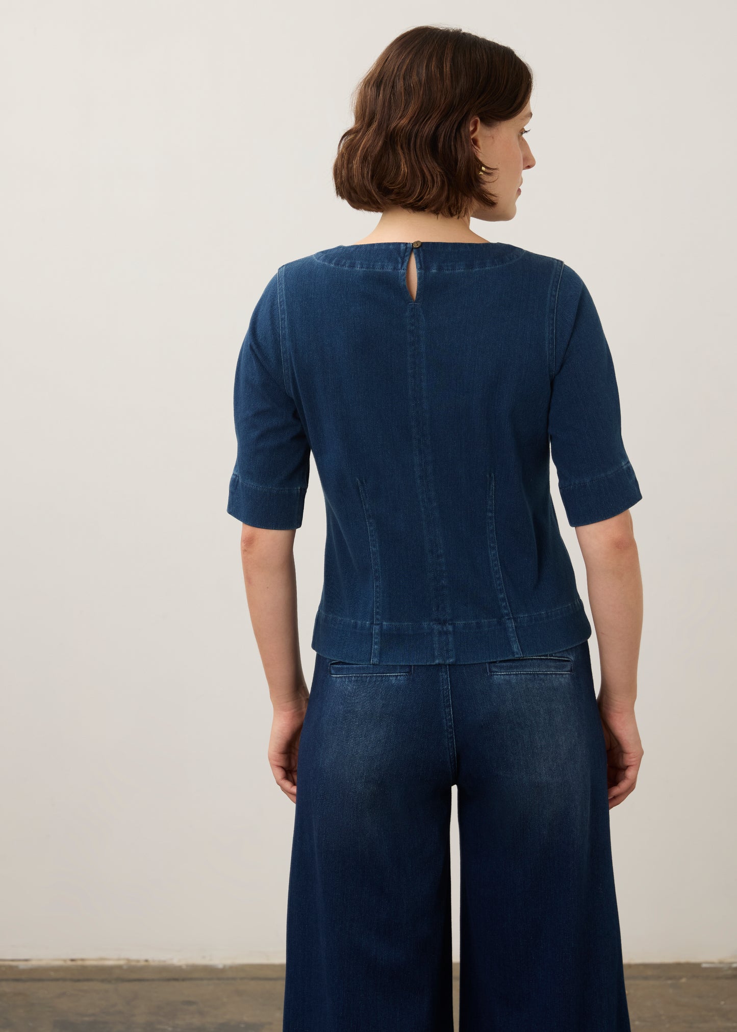 Elbow Sleeve Top
