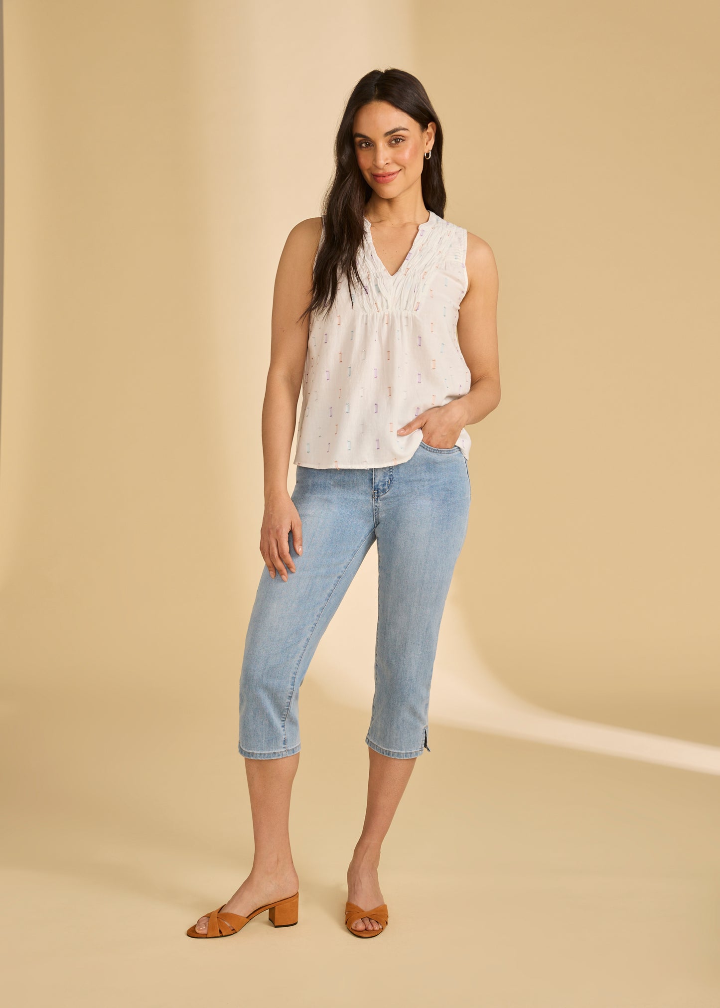 SLEEVELESS V-NECK BLOUSE