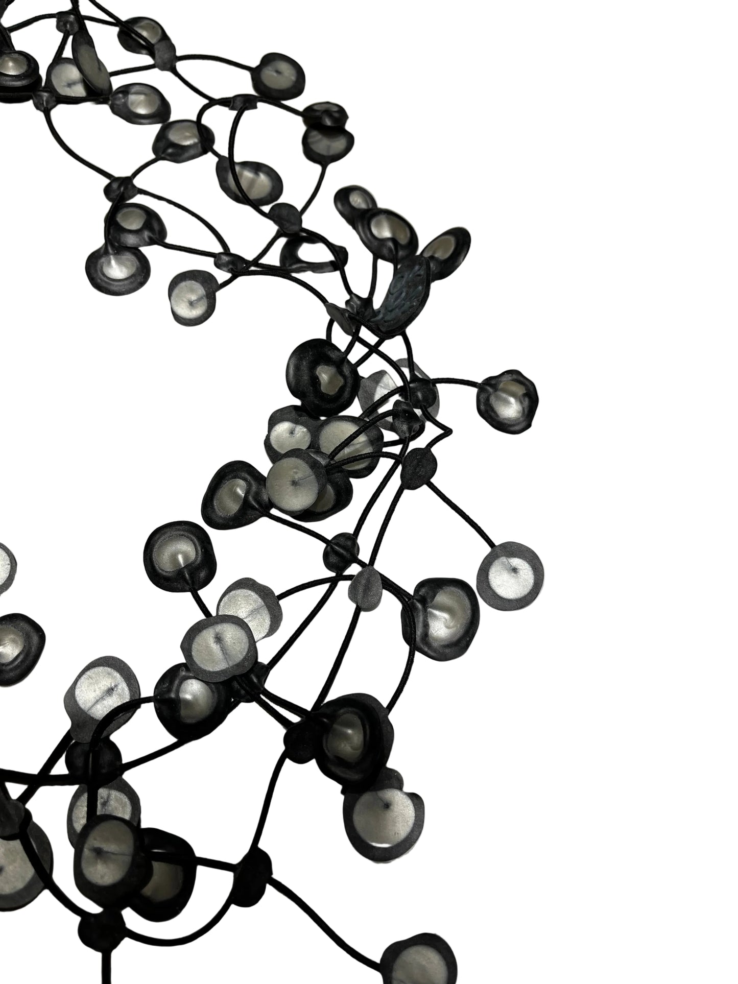 Black and pearl white necklace