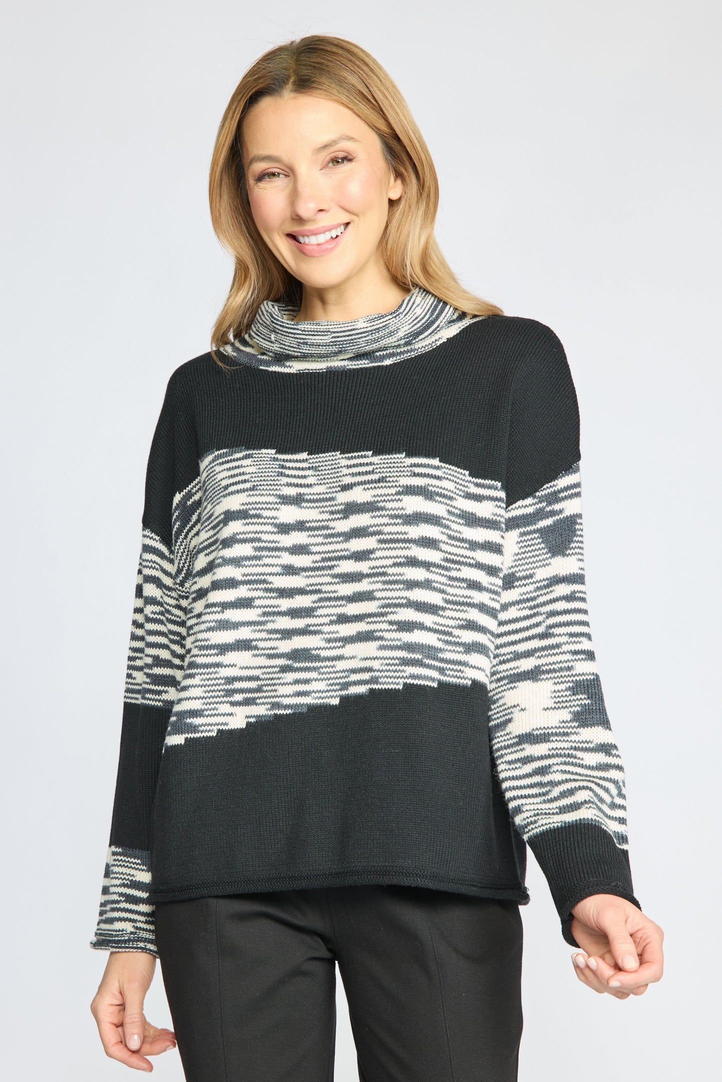 Panarama Turtleneck in Black