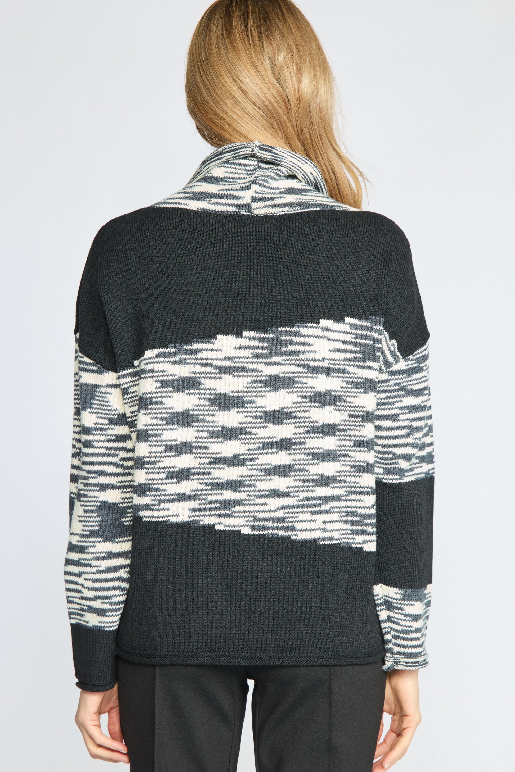Panarama Turtleneck in Black