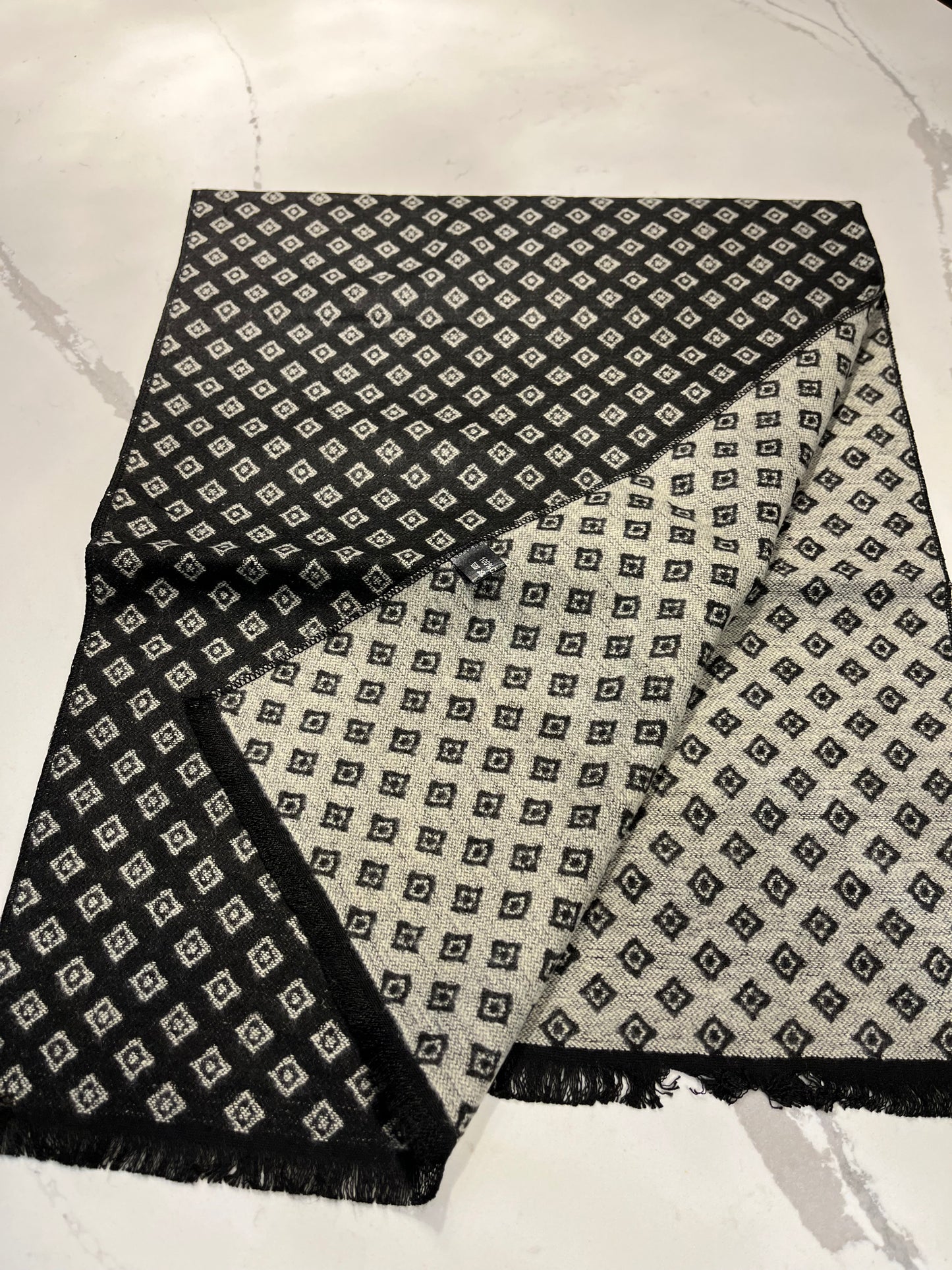 RADIANCE - OBLONG  100% CASHMERE SCARF