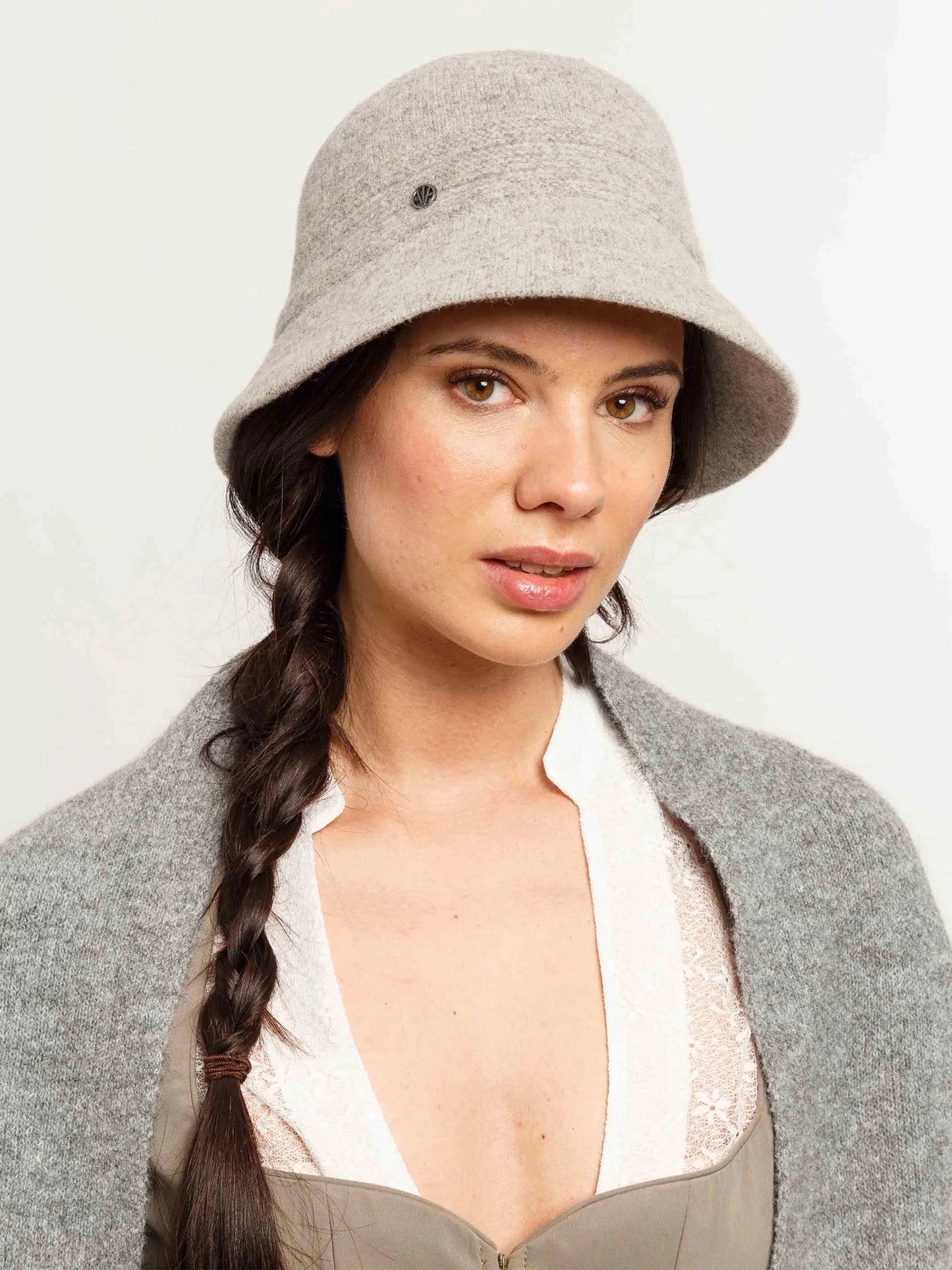 LOEVENINCH - BELL HAT