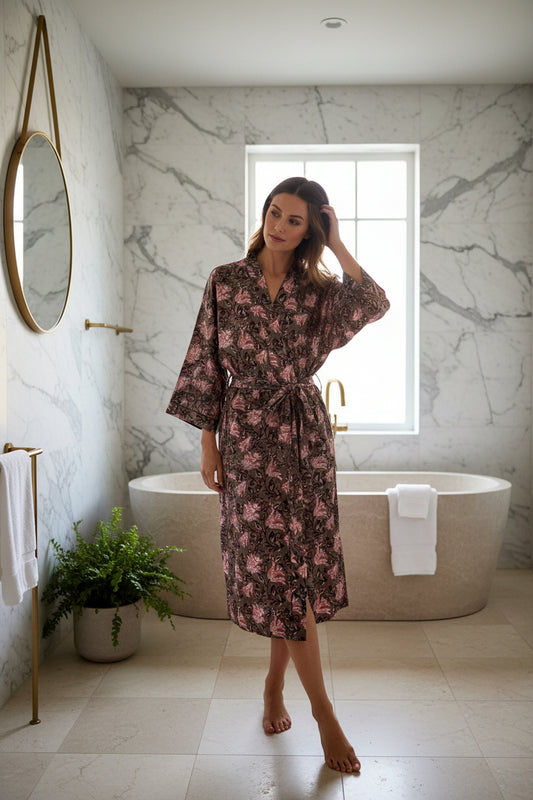 Floral robe in brown and pink