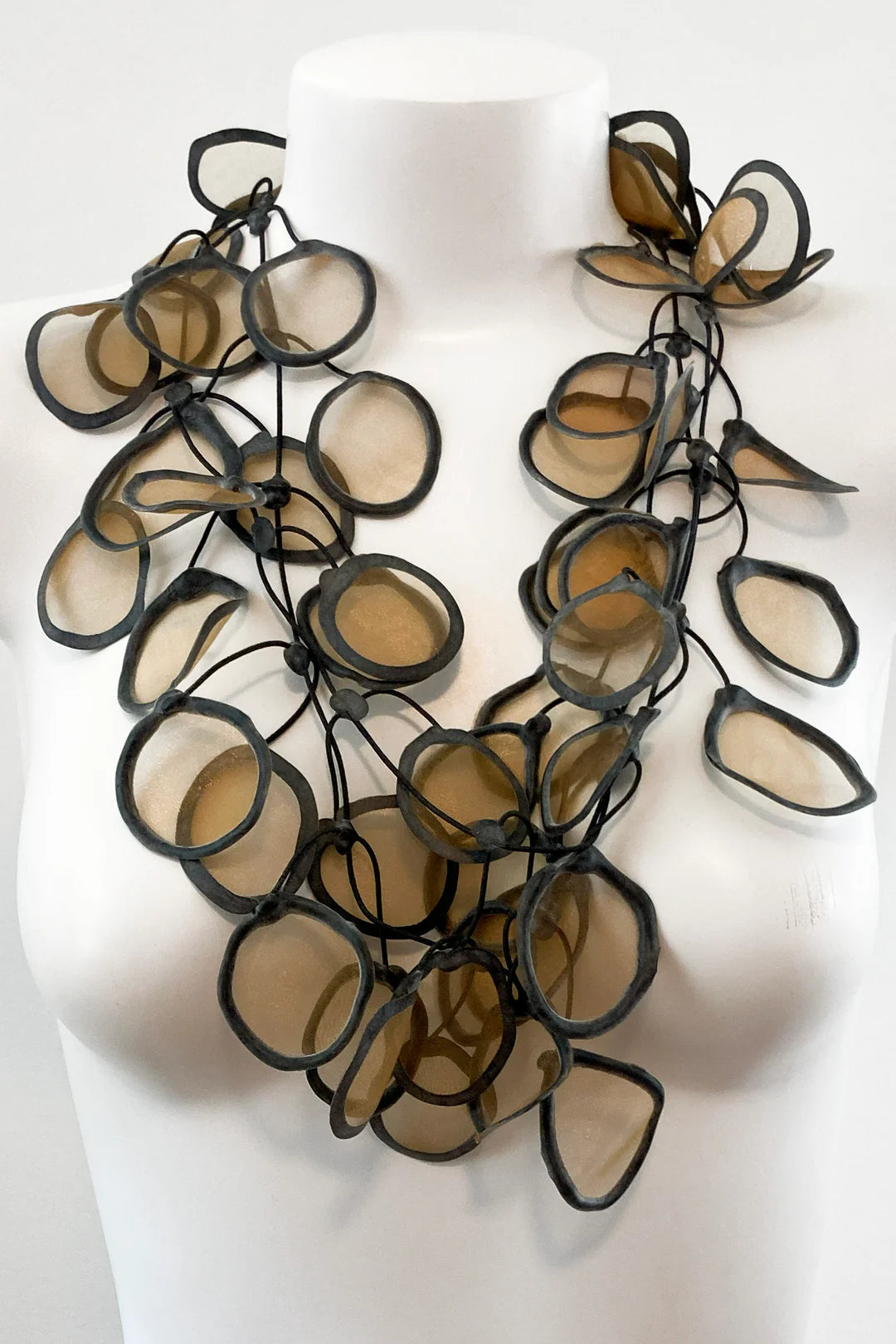 TRANSPARENT RUBBER NECKLACE